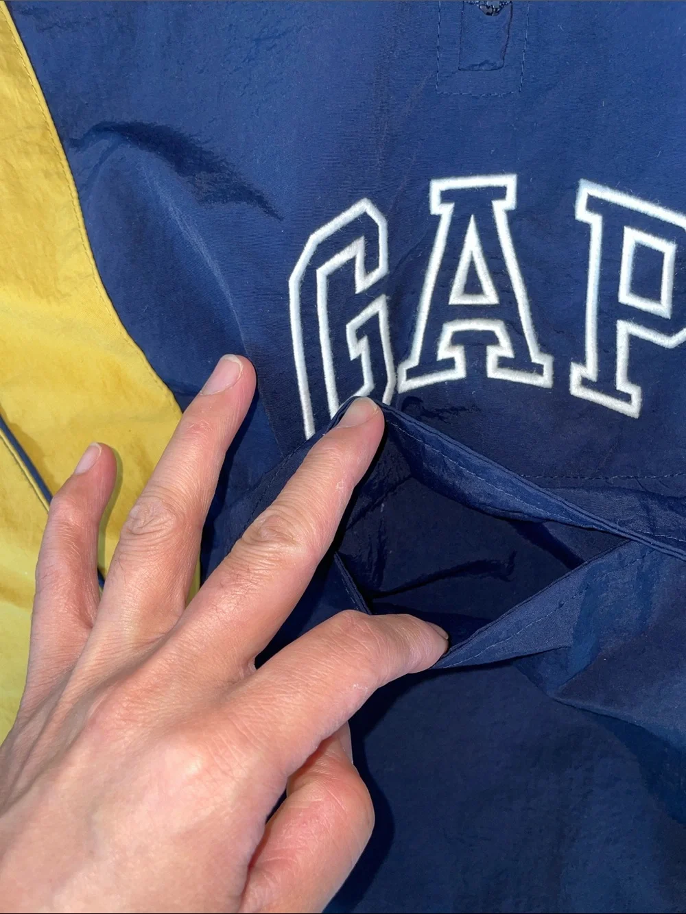GAP Navy and Yellow Pullover Hooded Windbreaker Kids XL / 12-13 yrs old